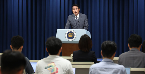 김태효 대통령실 안보실 1차장이 오는 18일 미국 워싱턴DC 캠프데이비드에서 열리는 한미일 정상회담에 윤석열 대통령이 참석하기 위해 17일 미국으로 출국한다고 밝혔다. ⓒ 연합뉴스