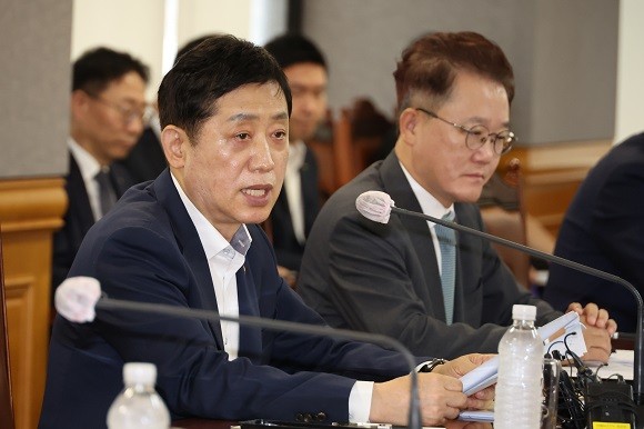 김주현 금융위원장이 16일 은행장 및 정책금융 기관장 간담회에서 발언하고 있다. ⓒ 연합사진