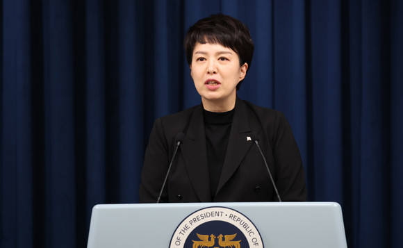 김은혜 홍보수석이 오는 18일 열리는 한미일 정상회의와 관련해 윤석열 대통령의 참석 의미를 과거의 메시지와 함께 전달했다. ⓒ 연합뉴스