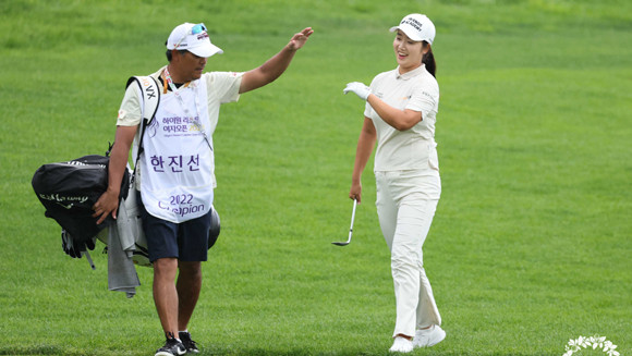 한진선이 하이원리조트 여자오픈에서 KLPGA 최초 '한 라운드 이글 2개'를 기록했다. ⓒ KLPGA