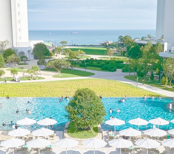 부산 기장군 오시리아에 자리한 아난티 빌라쥬 드 오픈스페이스 전경.ⓒ아난티