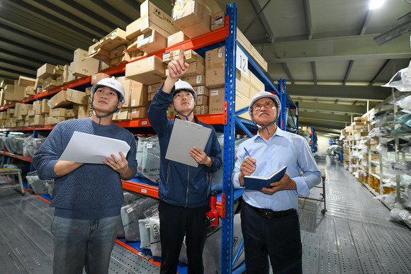 화재 예방과 시설 안전을 위한 합동안전진단을 실시하고 있는 모습. ⓒ 현대모비스