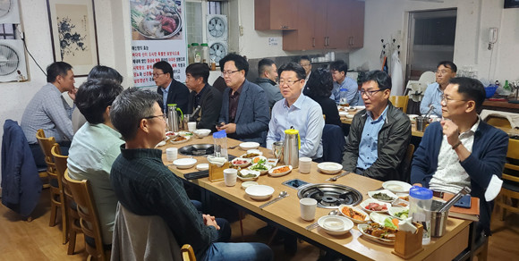 이날 함께 한 인허가 관련 주요 단체 임원들은 김포시청과의 협력을 더욱 강화해 종합허가행정 민원처리 발전을 위한 공동의 노력을 다짐했다. ⓒ 김포시