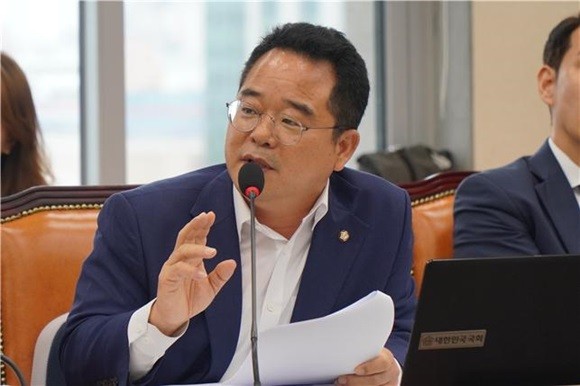 민병덕 민주당 의원에 따르면 서민금융진흥원 민원은 5년새 4배 가까이 급증했다. ⓒ 민병덕 의원실