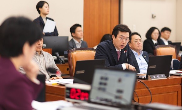 강민국 국민의힘 의원은 27일 "윤종규 KB금융 회장이 오후 2시까지 출석하지 않는다면 고발 및 별도 청문회가 필요하다"고 말했다. = 장민태 기자