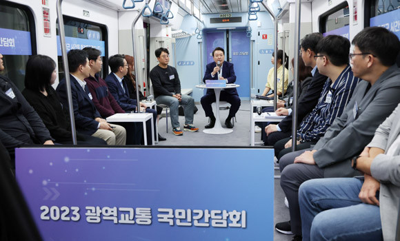윤 대통령은 안전을 최우선으로 해 안전 점검에 만전을 기해줄 것을 당부했다. ⓒ 연합뉴스