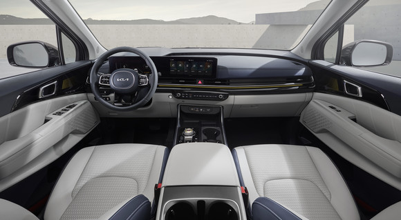 더 뉴 카니발 실내는 평온함과 안락함을 특징으로 한다. ⓒ 기아