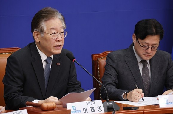 이재명 더불어민주당 대표는 10일 최고위원회에서 "횡재세 도입을 추진하겠다"고 밝혔다. ⓒ 연합뉴스