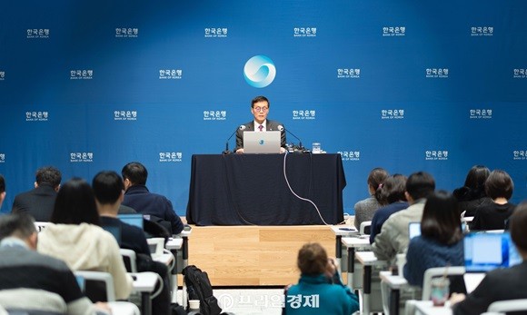 이창용 한국은행 총재가 30일 기자설명회에서 기준금리 결정 배경에 대해 발언하고 있다. = 장민태 기자