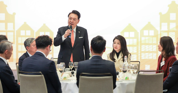 윤 대통령은 네덜란드 입양 동포와 차세대 동포의 정체성 함양을 위해서 노력할 것이라고 했다. ⓒ 연합뉴스
