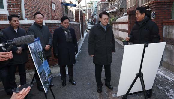 이날 현장방문 및 간담회는 윤석열 정부가 강조하는 국민 주거안정 과제 실행의 일환으로 다양한 현장의 목소리를 경청하기 위해 마련됐다. ⓒ 연합뉴스