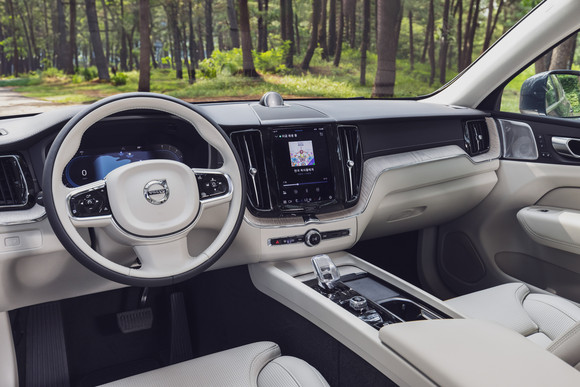 인테리어는 인간 중심(Human-centric) 철학이 반영된 스칸디나비아 디자인이 특징이다. ⓒ 볼보자동차코리아
