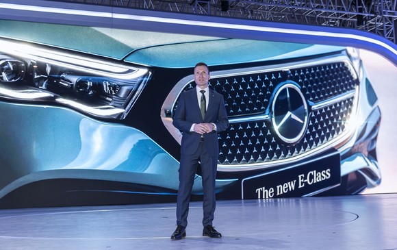 마티아스 바이틀 메르세데스-벤츠 코리아 대표가 발표하고 있는 모습. ⓒ 메르세데스-벤츠 코리아