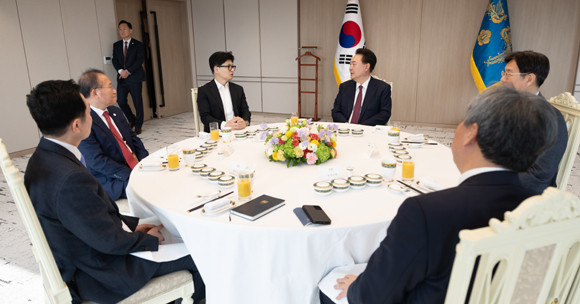 이날 오찬에는 이관섭 비서실장, 한오섭 정무수석, 이도운 홍보수석이 배석했다. ⓒ 연합뉴스