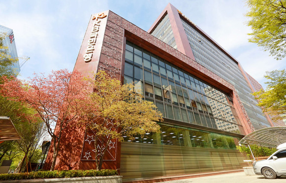 KB금융그룹이 지난해 4조6319억원을 순이익으로 벌어들였다. ⓒ KB금융