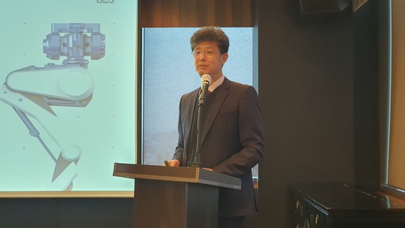 김명한 케이엔알시스템 대표이사는 22일 여의도에서 열린 기자간담회에서 프레젠테이션을 진행 중인 모습. = 박기훈 기자