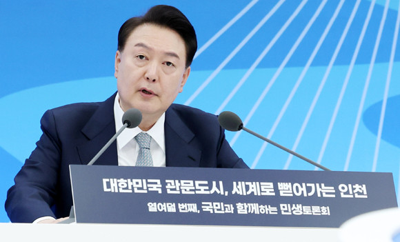 윤 대통령은 인천 신항, 완전 자동화 및 배후단지 내 수출 특화공간을 조성키로 했다. ⓒ 연합뉴스