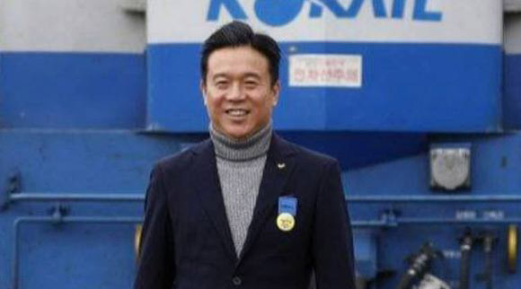 더불어민주연합은 비례대표 후보를 30명 배치하기로 결정했다. 이중 새진보연합 3명, 진보당 3명, 그리고 시민사회계에서 국민후보 공모를 통해 4명의 후보를 추천하고, 민주당은 나머지 20명의 후보를 추천한다.