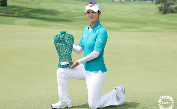 김재희가 정규투어 91번째 대회만에 생애 첫 우승을 차지했다. ⓒ KLPGA