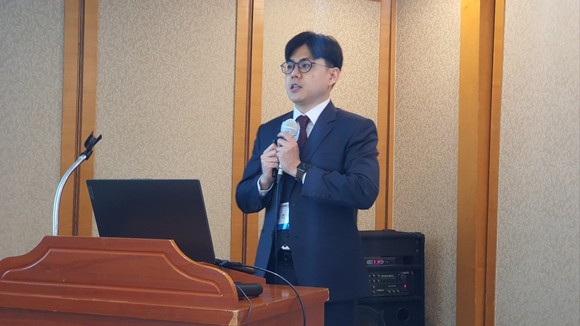 김선우 펀블 개발팀장이 13일 서울 여의도에서 열린 기자간담회에서 프레젠테이션을 진행하고 있다. = 박기훈 기자