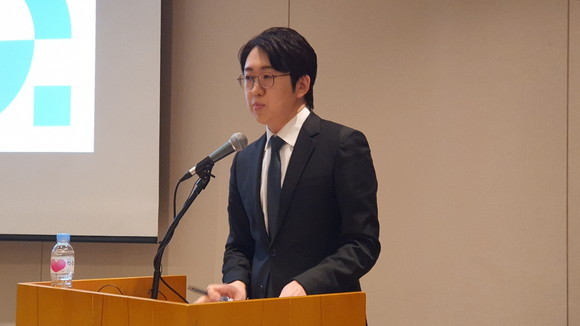 공경철 엔젤로보틱스 대표이사가 지난 12일 열린 기자간담회에서 프레젠테이션을 진행 중인 모습. = 박기훈 기자