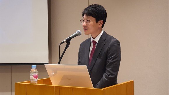 황승종 삼현 상무가 지난 5일 기자간담회에서 프레젠테이션을 진행 중인 모습 = 박기훈 기자