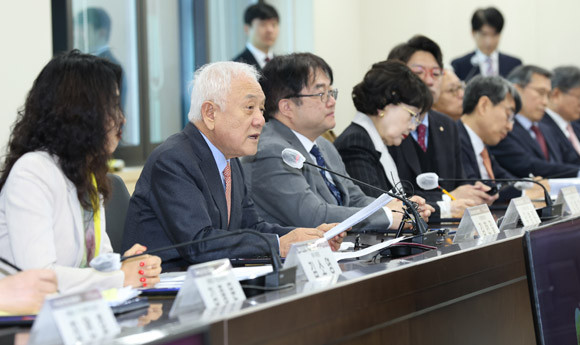 김한길 통합위 위원장은 "과학기술인들의 열정과 사명감이 대한민국의 새로운 도약을 준비하는 열쇠"라고 말했다. ⓒ 통합위