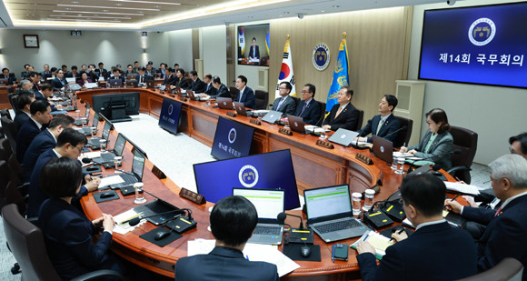 윤 대통령은 "이번 (의사)집단행동 대응과 경험을 토대로 평상시에도 제대로 작동할 수 있도록 의료대응 체계 전반을 혁신하겠다"고 말했다. ⓒ 연합뉴스