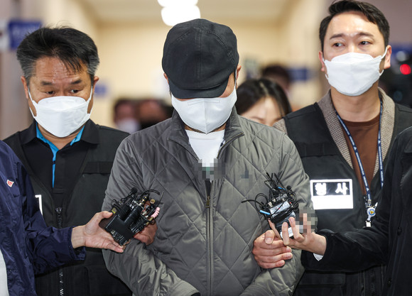 횡령 혐의로 재판에 넘겨진 전 우리은행 직원 A씨. ⓒ 연합뉴스