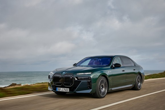 BMW 코리아는 뉴 7 시리즈에도 파워 오브 초이스 전략을 도입해 모든 종류의 파워트레인과 다양한 트림을 제공한다. ⓒ BMW 코리아