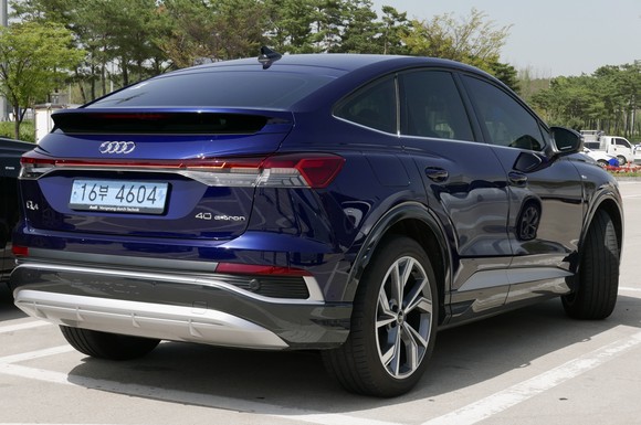 차체의 모든 선은 정밀하고 또렷하게 표현되어 한층 더 날렵한 외관을 완성한다. = 노병우 기자