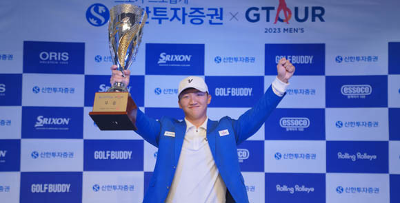 김홍택이 KPGA 정규투어 대회와 골프존 GTOUR에서 각각 2승 이상을 거둔 대기록을 세웠다. ⓒ 골프존