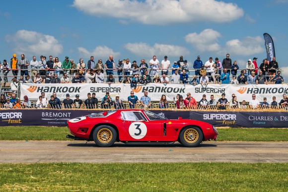한국타이어가 영국에서 열리는 자동차 페스티벌 '슈퍼카 페스트 더 런웨이'를 공식 후원한다. ⓒ 한국타이어