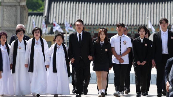 재직 중 3년 연속으로 5.18 기념식에 참석한 것은 노무현 전 대통령에 이어 윤 대통령이 두 번째다. ⓒ 연합뉴스