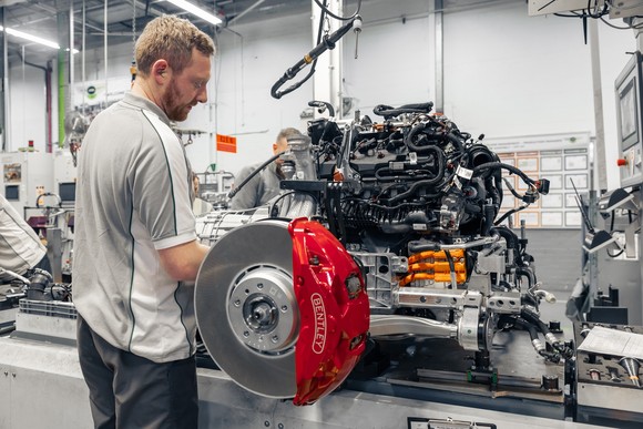 벤틀리 울트라 퍼포먼스 하이브리드 파워트레인. ⓒ 벤틀리모터스