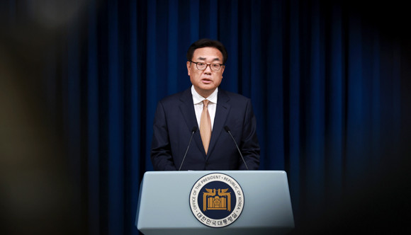 정진석 비서실장이 '채상병 특검법' 재의요구 취지와 이유에 대해 설명하고 있다. ⓒ 연합뉴스