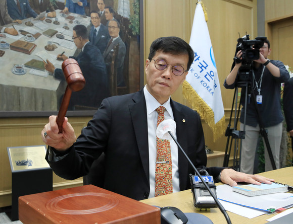 이창용 한국은행 총재가 23일 금융통화위원회의 통화정책방향 결정회의를 주재하고 있다. ⓒ 한국은행