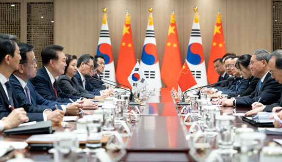 리 총리는 한중 정상회담에서 윤 대통령과 "공동 관심사에 대해 계속 의견을 나누고 싶다"고 했다. ⓒ 대통령실