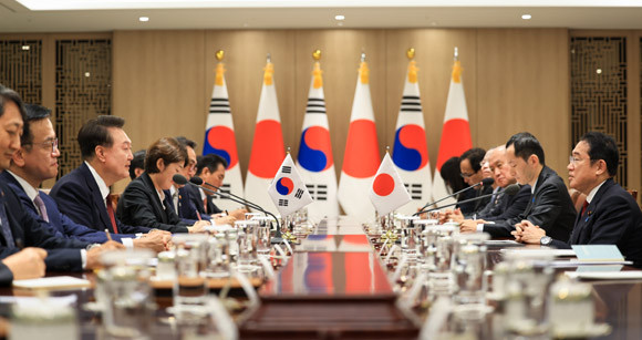 양 정상은 내년 국교정상화 60주년을 맞아 양국 관계를 한 단계 끌어 올릴 수 있도록 외교당국 간 소통 하에 다양한 사업들을 준비해 나가기로 했다. ⓒ 대통령실