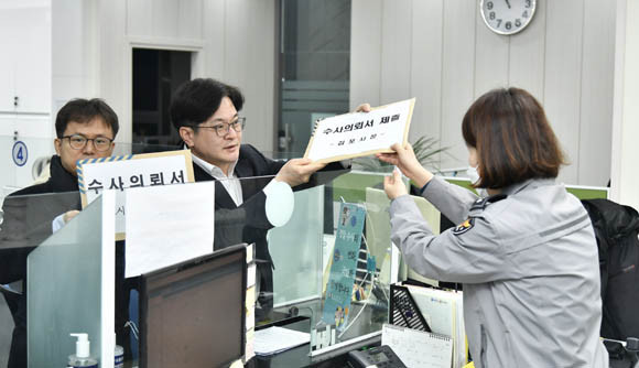 김포시가 민원 담당 공무원을 보호하기 위해 기관 차원에서 악성민원인 고발에 나설 방침이다. ⓒ 김포시