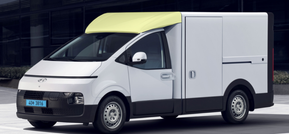 무도장 복합재 성형 기술이 적용된 ST1 루프 스포일러(노란색으로 강조, 본 색상은 차량과 동일). ⓒ 현대자동차