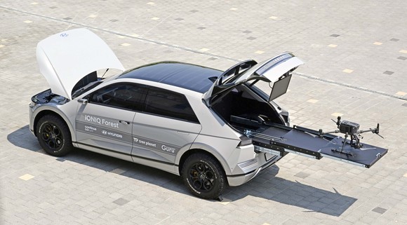 아이오닉 5를 기반으로 제작된 산림경영용 특장차량 '아이오닉 드론 스테이션'. ⓒ 현대자동차