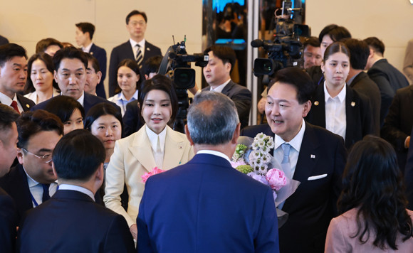 윤 대통령은 동포간담회에서 - 중앙아시아 동포사회와 본국 간 유대를 강화하고, 동포사회 발전을 적극 지원할 것이라고 했다. ⓒ 연합뉴스
