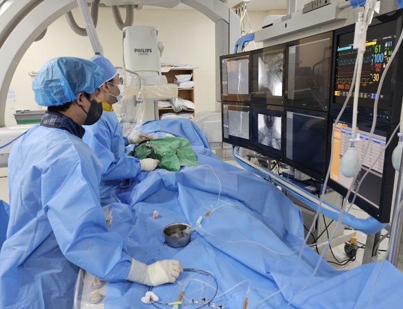 부산 온종합병원은 우수 의료인력을 영입하고 휴일과 야간 24시간 응급환자 진료서비스 강화에 나섰다. ⓒ 온종합병원