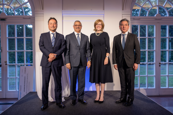 왼쪽부터 가네하나 요시노리 가와사키 중공업 회장, 산지브 람바 린데 CEO, 이바나 제멜코바 수소위원회 CEO, 장재훈 현대차 대표이사 사장. ⓒ 수소위원회