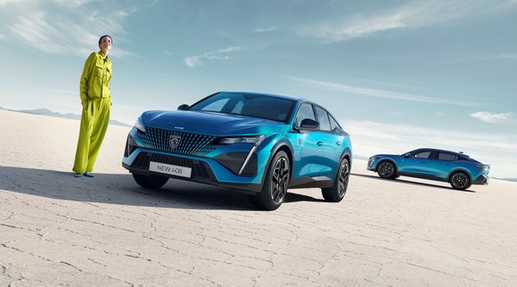 세단의 주행감과 SUV의 실용성을 조합한 푸조 408 모델. ⓒ 스텔란티스 코리아