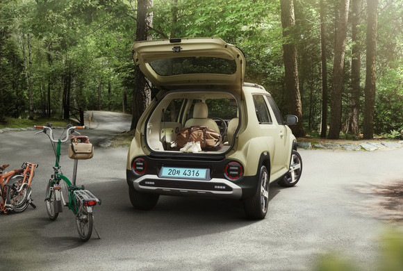 캐스퍼 일렉트릭의 트렁크 길이를 100㎜ 늘려 기존 233ℓ 대비 47ℓ가 늘어난 적재공간을 확보했다(VDA 기준). ⓒ 현대자동차