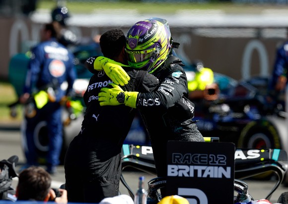 루이스 해밀턴은 12시즌 연속으로 영국 그랑프리 포디움에 올라서는 최초의 선수가 됐다. ⓒ 메르세데스-벤츠 코리아
