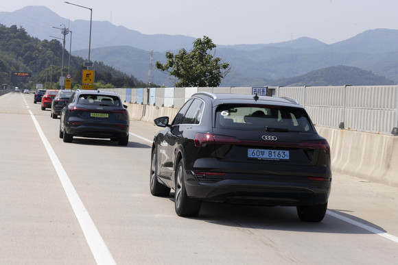 더 뉴 아우디 Q8 e-트론은 아우디 DNA가 집약된 순수 전기 SUV다. ⓒ 아우디 코리아