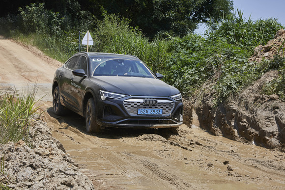 더 뉴 아우디 Q8 e-트론은 아우디 DNA가 집약된 순수 전기 SUV다. ⓒ 아우디 코리아